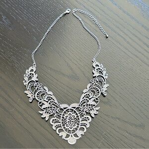 Elegant Silver Filigree Necklace